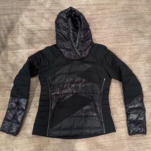 Lululemon women’s hooded pullover puffer